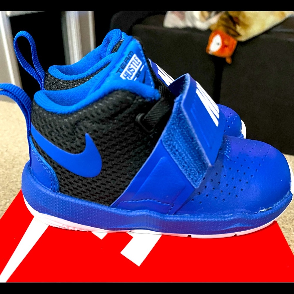 NEW Nike Basketball Shoe - Size 6C (Toddler)